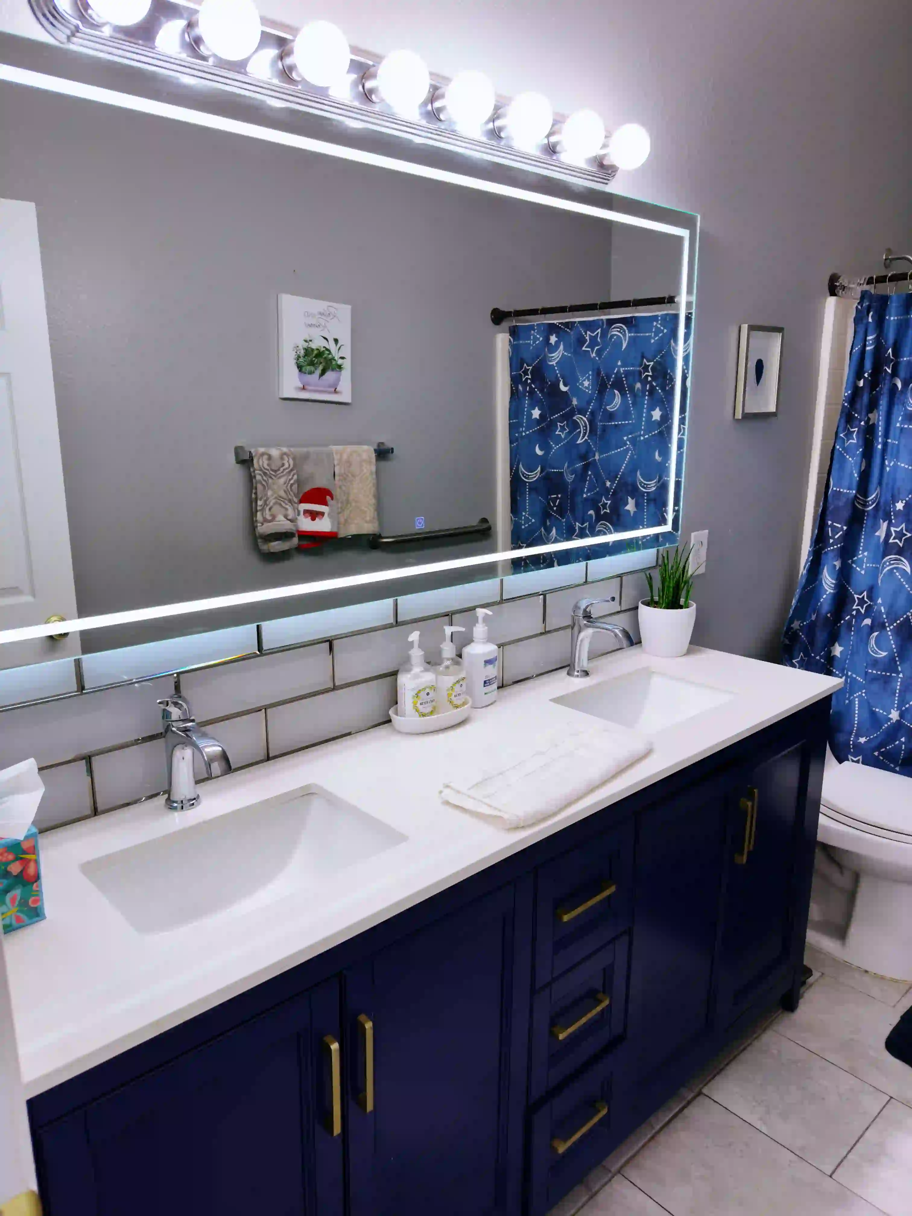 A thumbnail for a clickable image of the bathroom.