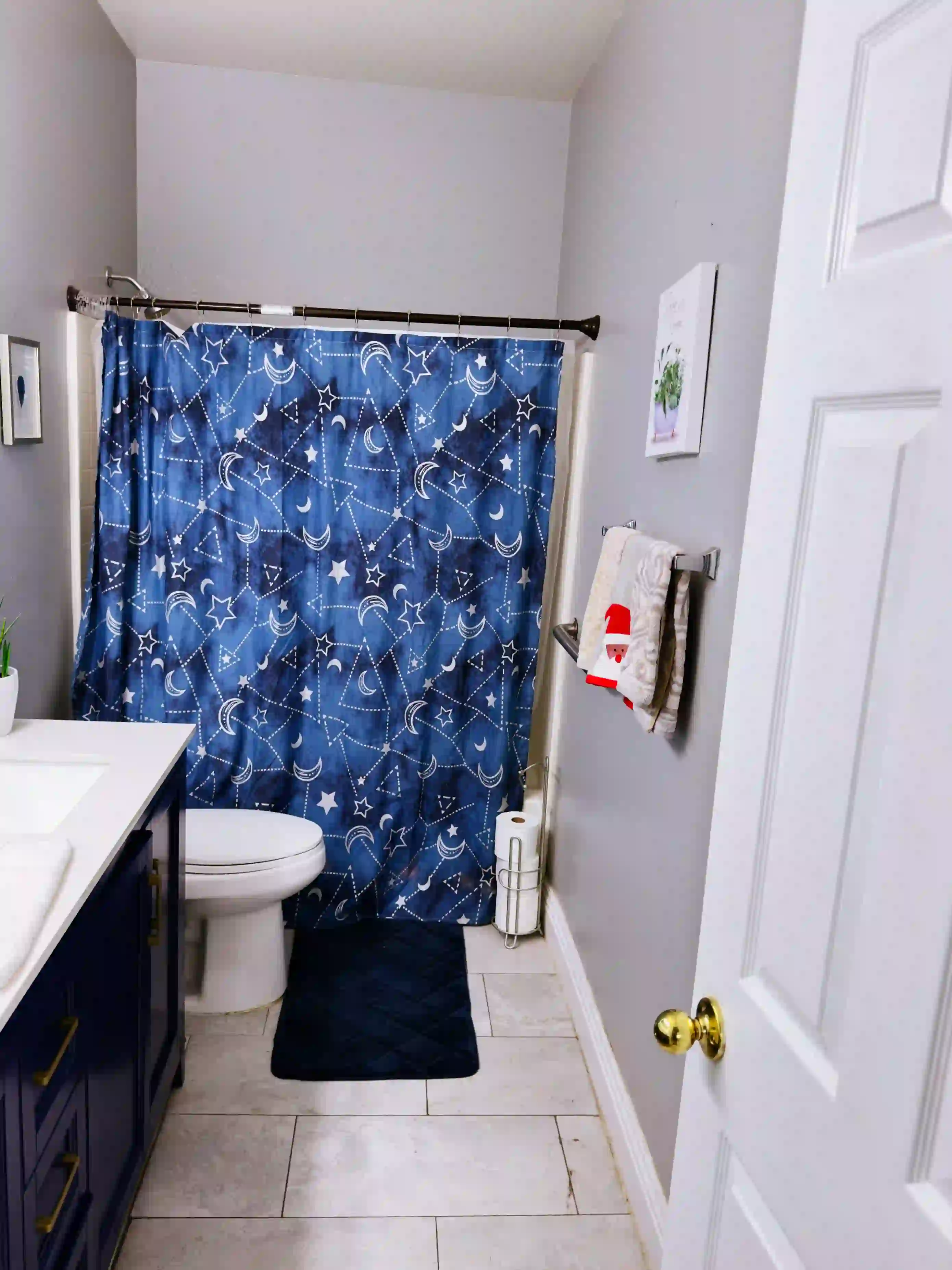A thumbnail for a clickable image of the bathroom.