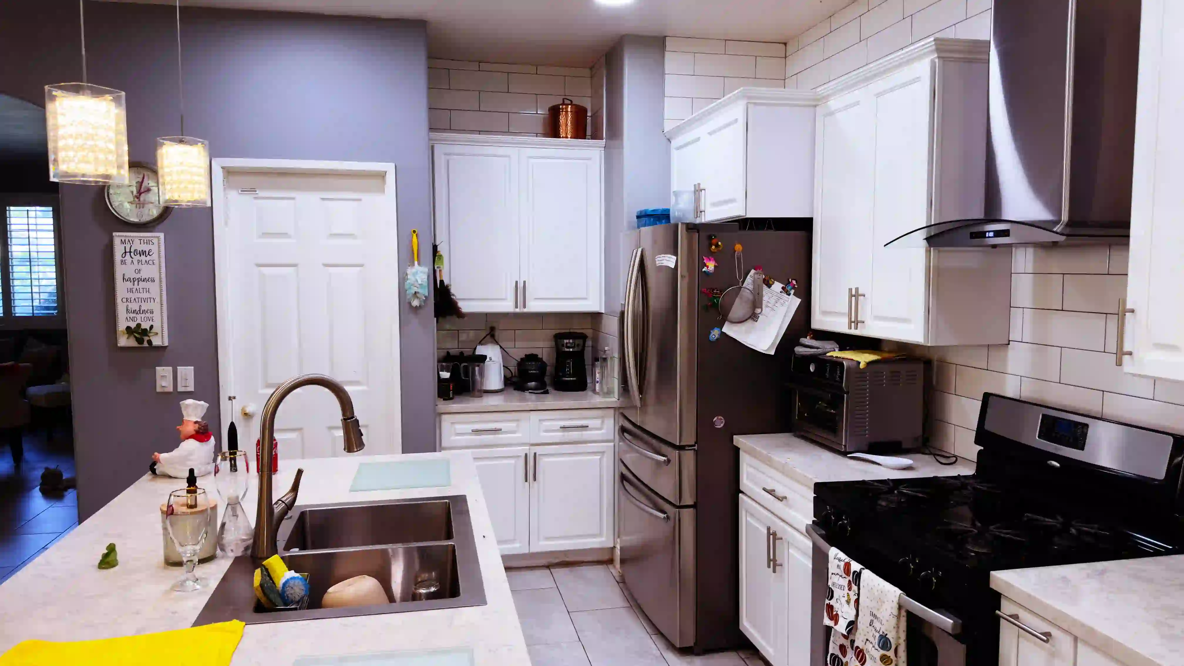 A thumbnail for a clickable image of the kitchen.