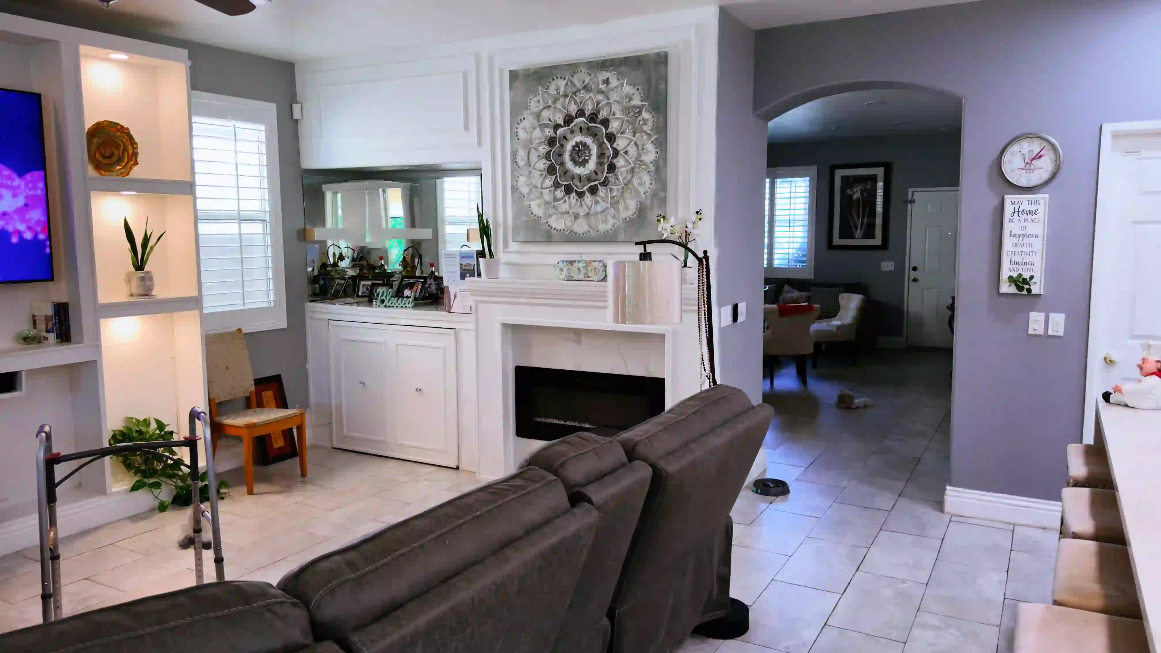 A thumbnail for a clickable image of the living room.