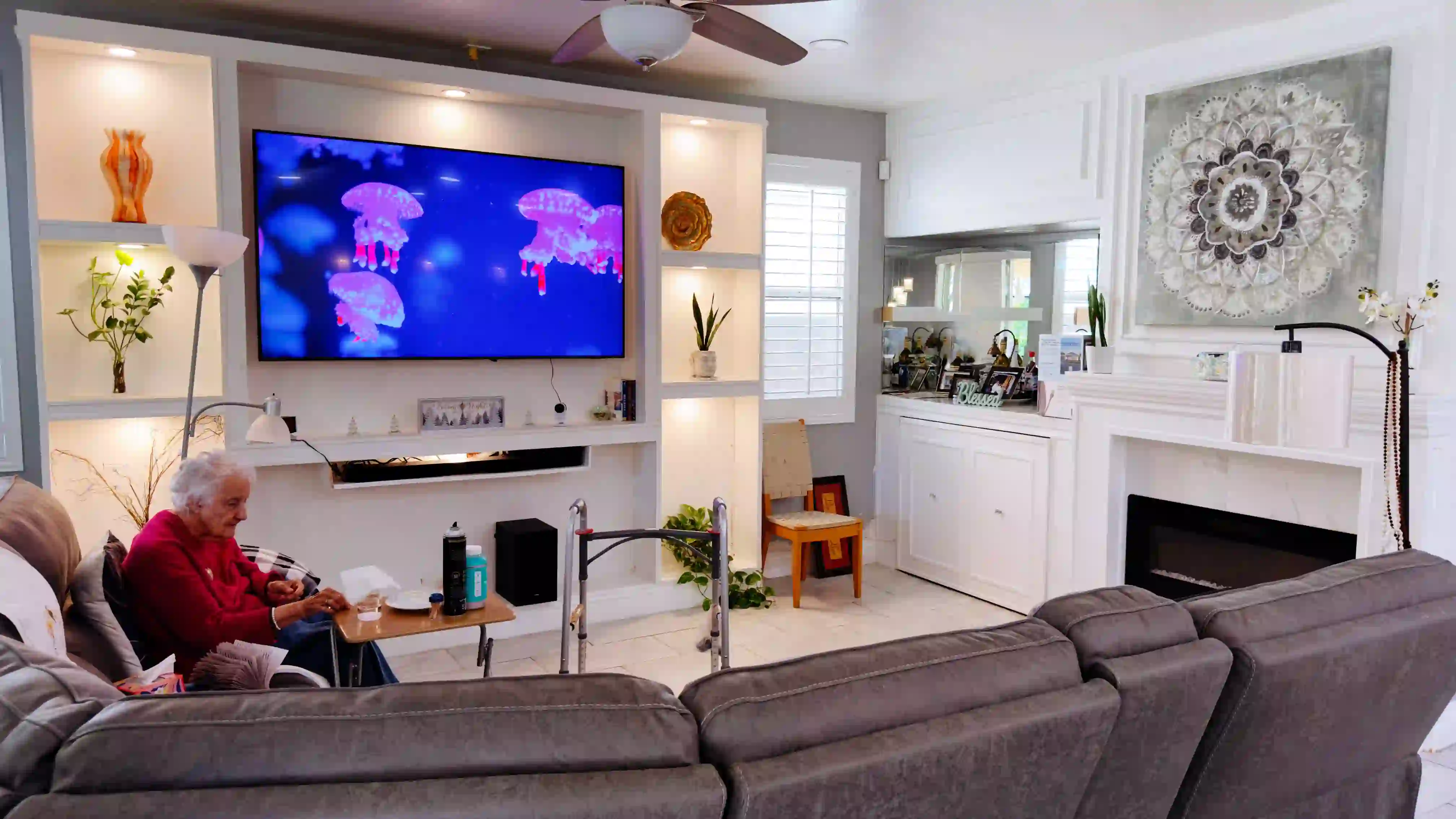 A thumbnail for a clickable image of the living room.