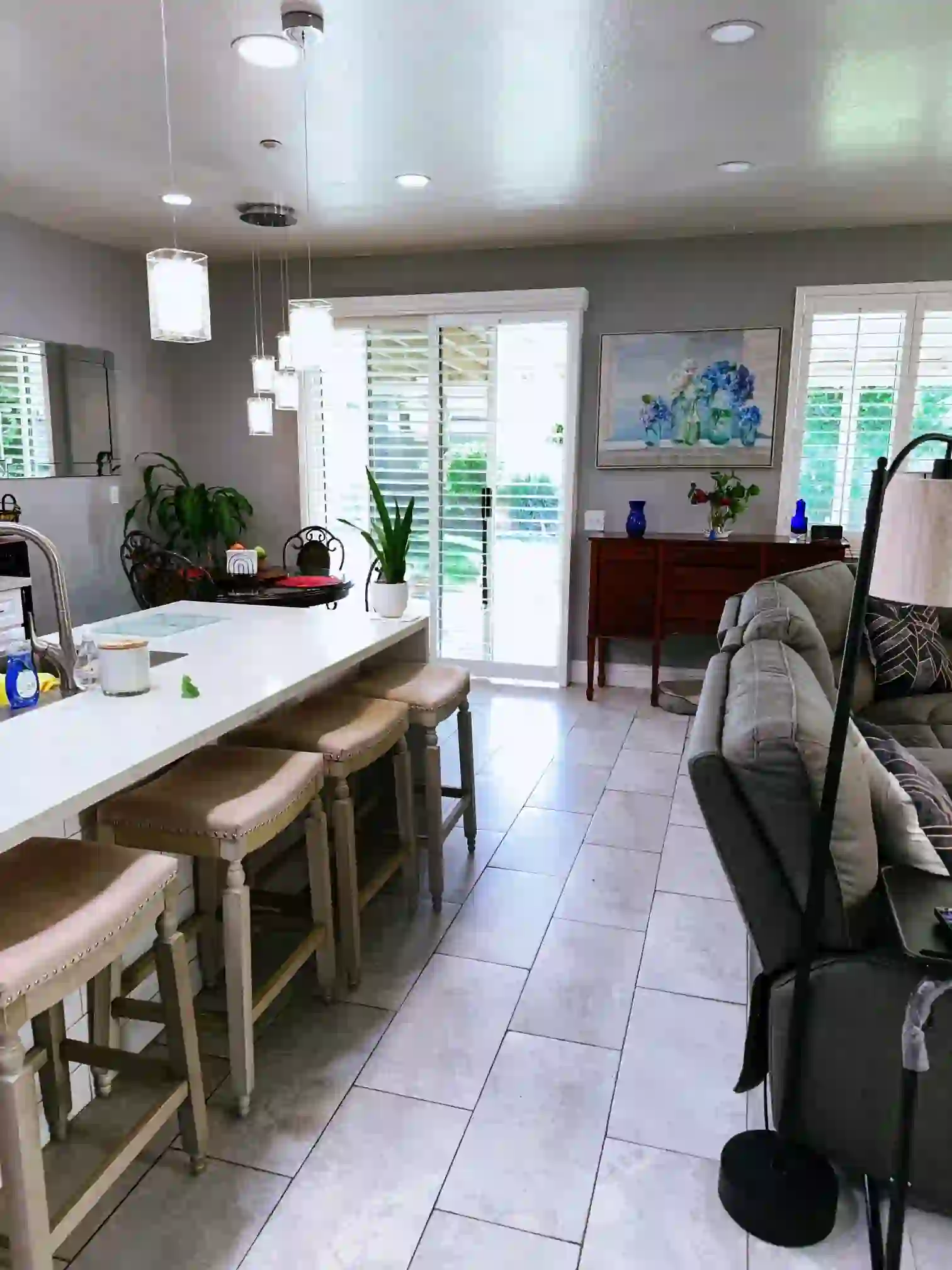 A thumbnail for a clickable image of the living room.