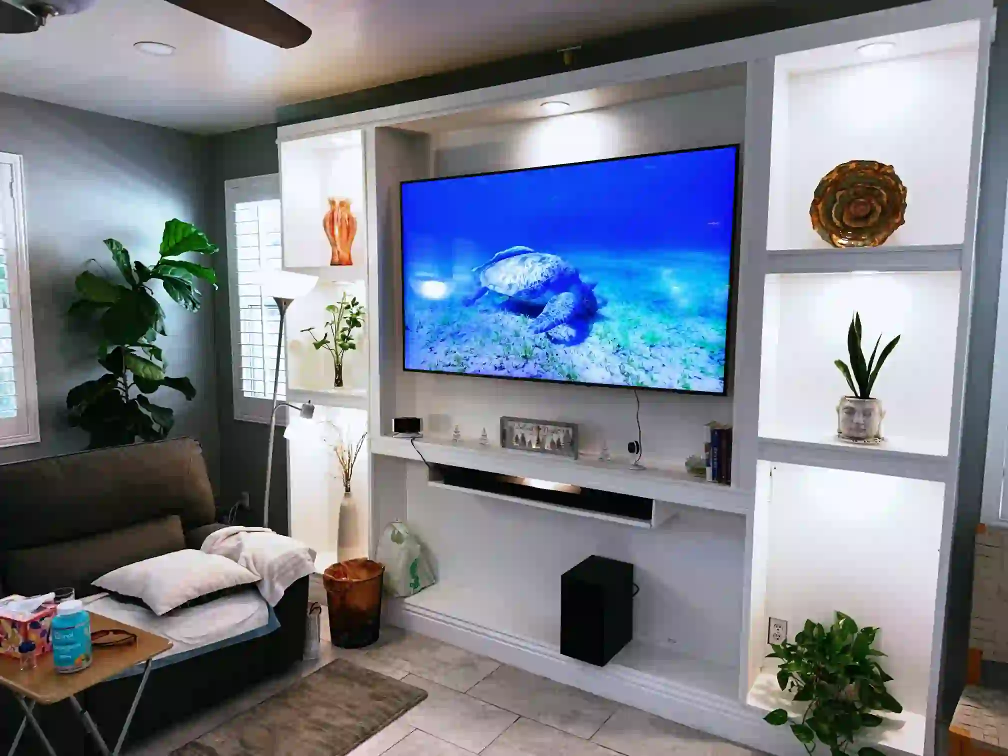A thumbnail for a clickable image of the living room.