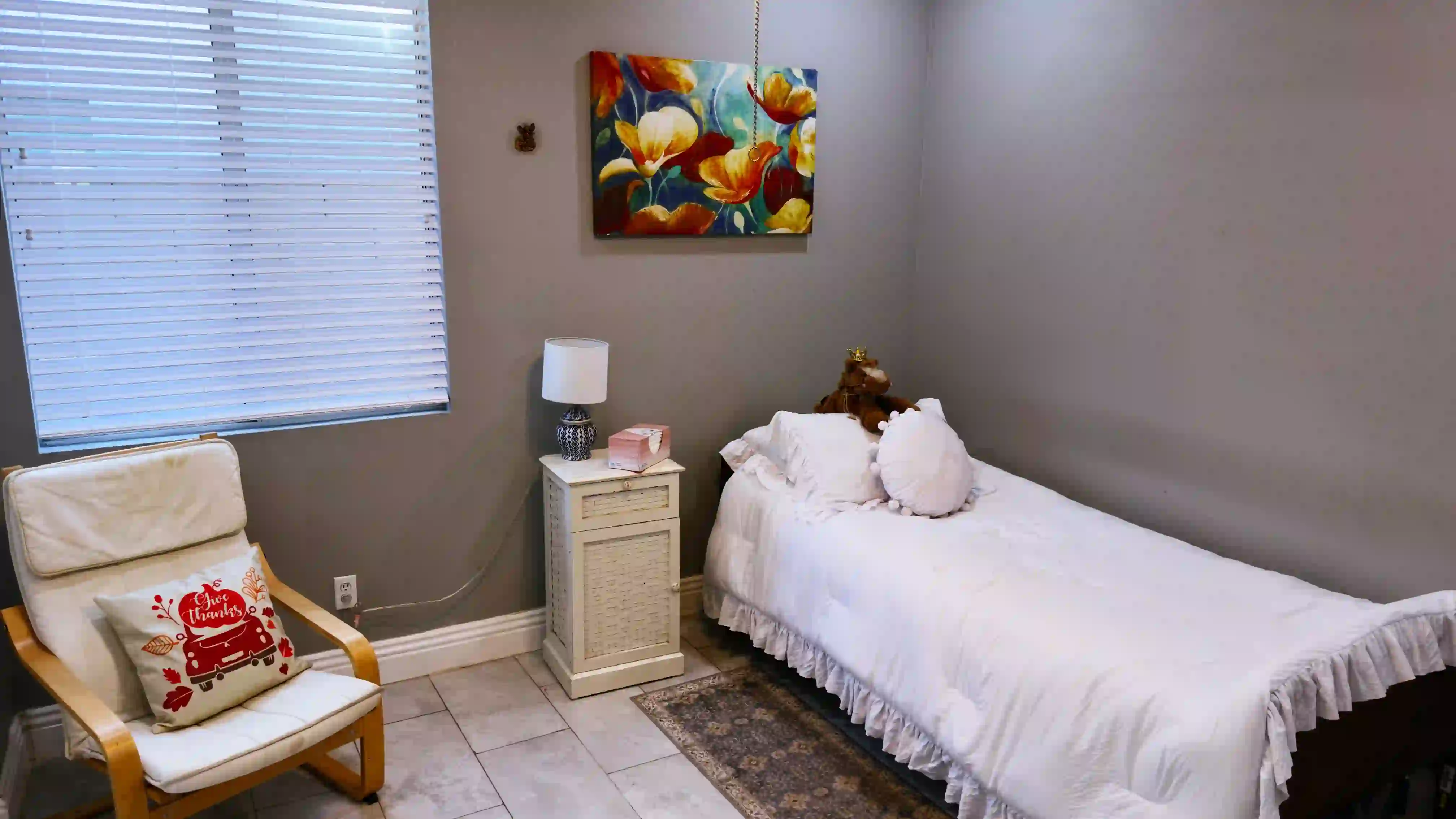 A thumbnail for a clickable image of an available bedroom.