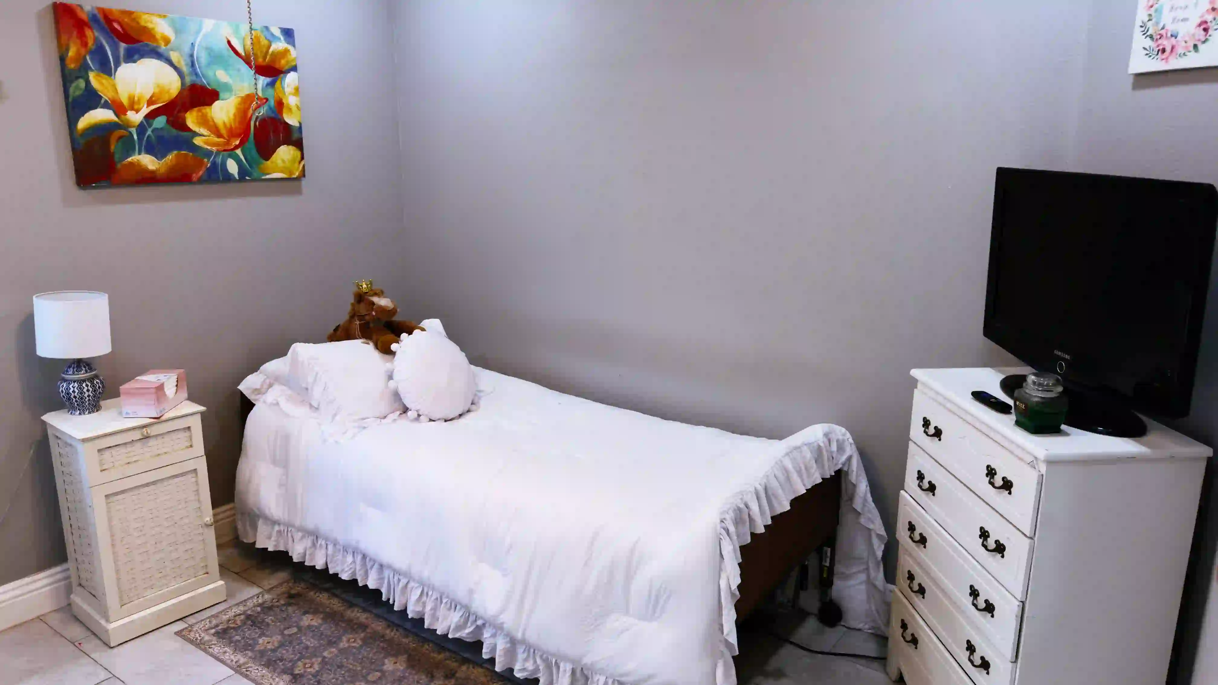 A thumbnail for a clickable image of an available bedroom.
